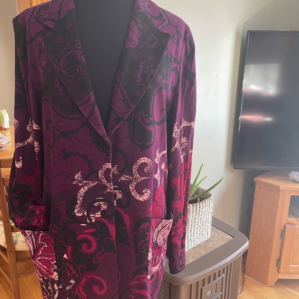 Chicos blazer jacket size 3. Really nice jersey like material